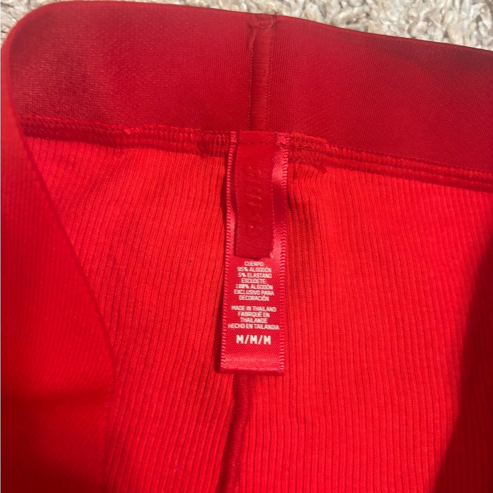 SKIMS Ribbed Boxers - Bold Red - Picture 4 of 4